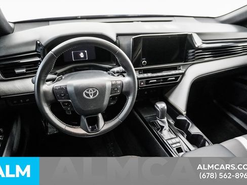 Used 2025 Toyota Camry SE image 22