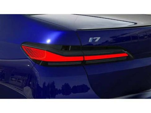New 2026 BMW i7 xDrive60 w/ Executive Package AWD/4WD image 8
