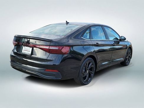 New 2026 Volkswagen Jetta SE FWD image 3