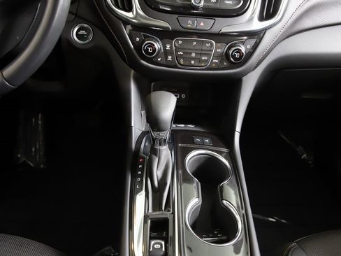 Used 2022 Chevrolet Equinox Premier image 19