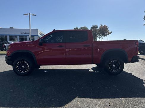 Used 2022 Chevrolet Silverado 1500 ZR2 w/ Technology Package image 7