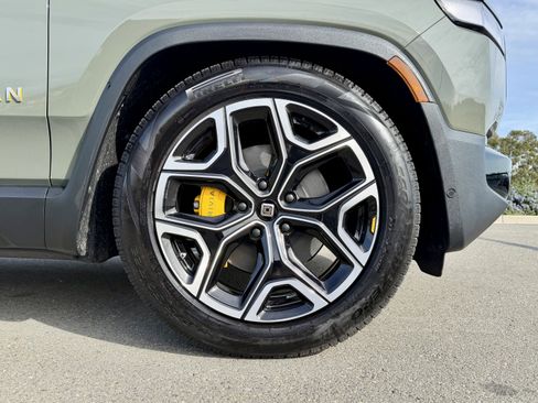 Used 2022 Rivian R1T Launch Edition image 27