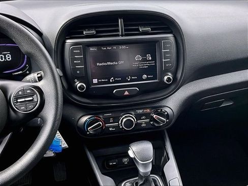 Used 2023 Kia Soul LX w/ LX Technology Package image 6