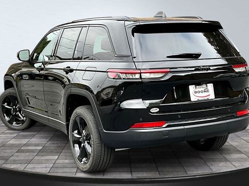 New 2025 Jeep Grand Cherokee Altitude image 3