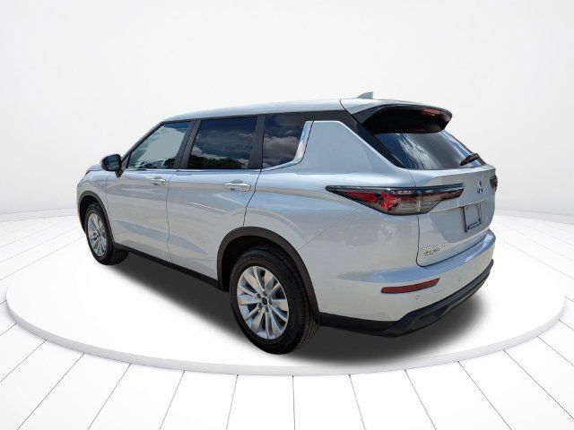 New 2026 Mitsubishi Outlander ES FWD image 6
