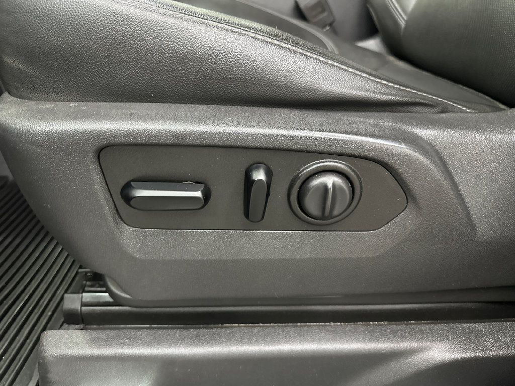 Used 2019 GMC Sierra 1500 SLT w/ SLT Premium Plus Package AWD/4WD image 10