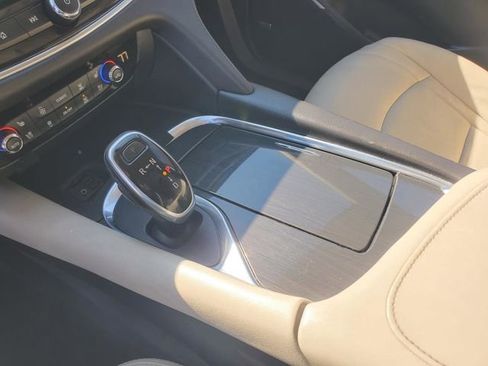 Used 2020 Buick Enclave Premium AWD/4WD image 28