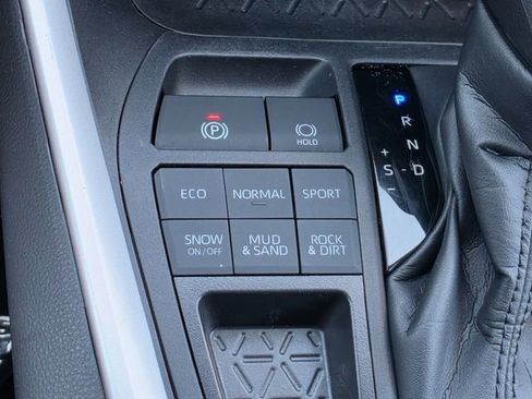 Used 2023 Toyota RAV4 LE AWD/4WD image 26