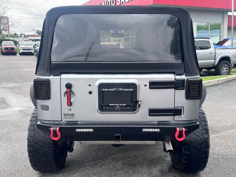 Used 2017 Jeep Wrangler Sport AWD/4WD image 4