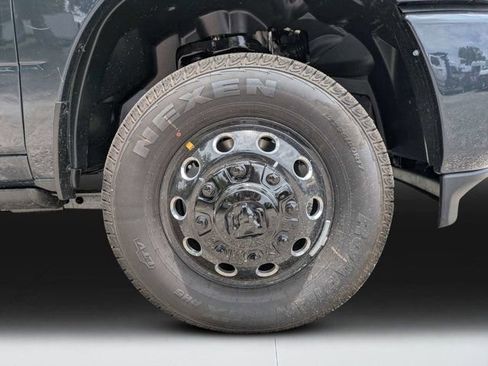 New 2026 RAM 3500 Laramie AWD/4WD image 10