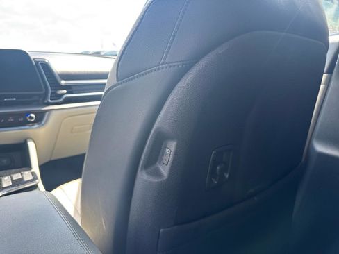 Used 2023 Kia Sportage EX FWD image 13