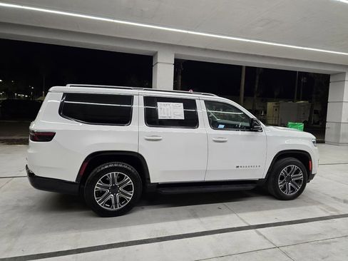 Used 2024 Jeep Wagoneer Series II w/ Flexible Seating Group image 7