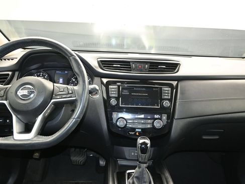 Used 2018 Nissan Rogue SL FWD image 18