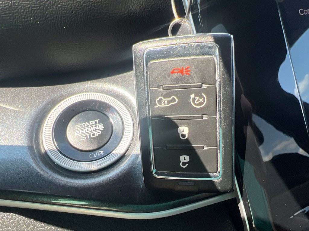 Used 2023 Jeep Grand Cherokee Altitude AWD/4WD image 35
