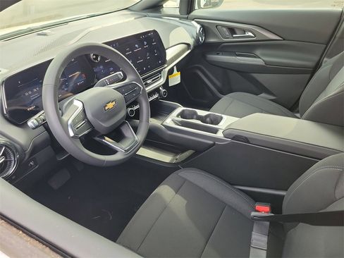 New 2026 Chevrolet Equinox EV LT image 3