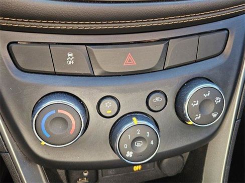 Used 2018 Chevrolet Trax LS image 18