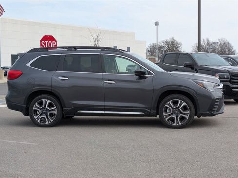 Used 2024 Subaru Ascent Touring w/ Popular Package #2 image 9