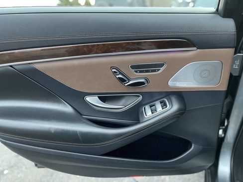 Used 2018 Mercedes-Benz S 560 4MATIC Sedan image 27