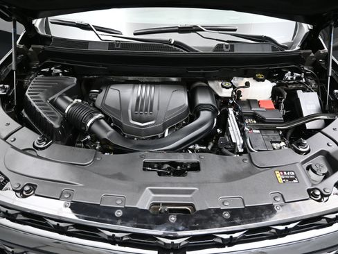 Used 2024 Chevrolet Traverse RS image 8