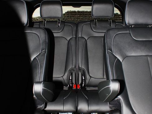 New 2025 Jeep Grand Cherokee L Overland image 18