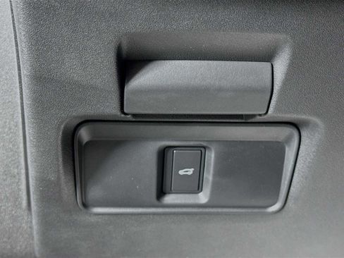 New 2025 Land Rover Discovery Sport S image 10