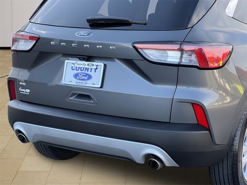 Used 2022 Ford Escape SE w/ Cold Weather Package image 38