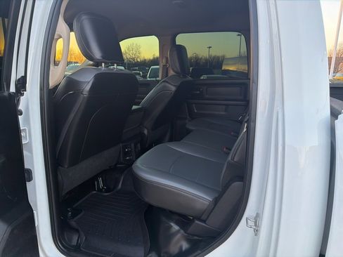 Used 2020 RAM 2500 Tradesman w/ Chrome Appearance Group image 10