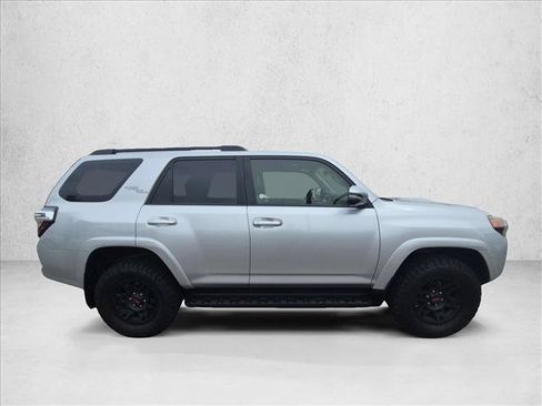 Used 2020 Toyota 4Runner TRD Off-Road Premium AWD/4WD image 4