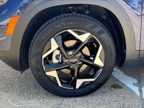 Certified 2026 Kia Seltos EX FWD image 7
