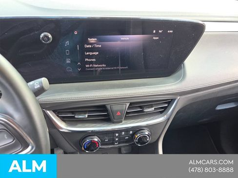 Used 2025 Buick Encore GX Preferred FWD image 22