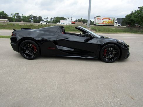 Used 2024 Chevrolet Corvette Z06 image 4