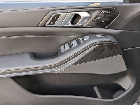 Used 2025 BMW X7 xDrive40i w/ Premium Package image 12