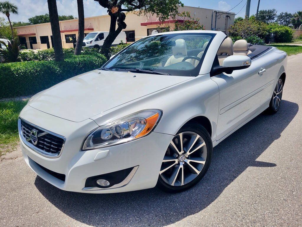 Used 2013 Volvo C70 T5 FWD image 1