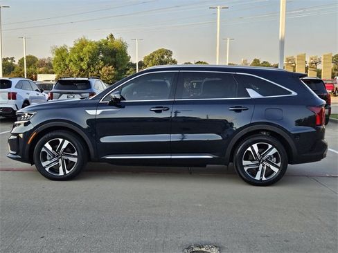 Certified 2023 Kia Sorento SX Prestige image 3
