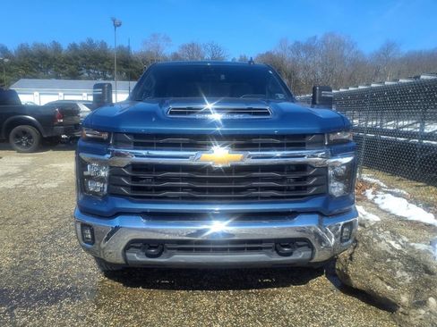 Used 2025 Chevrolet Silverado 2500 LT w/ Convenience Package image 6