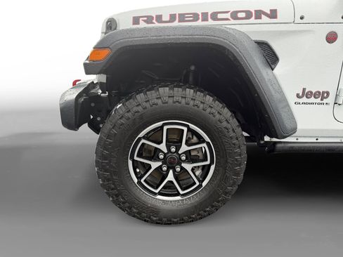 Used 2024 Jeep Gladiator Rubicon w/ Convenience Group image 9