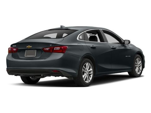 Used 2018 Chevrolet Malibu LT w/ Leather Package FWD image 3