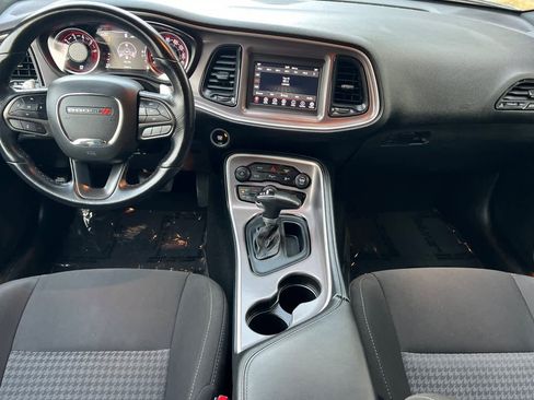 Used 2022 Dodge Challenger GT image 4