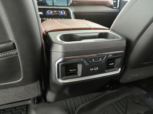 Used 2024 GMC Sierra 2500 Denali Ultimate image 27