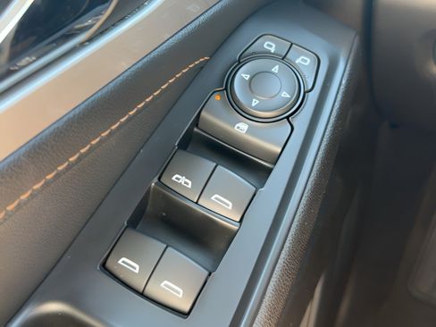 Used 2021 Chevrolet Traverse LT AWD/4WD image 23