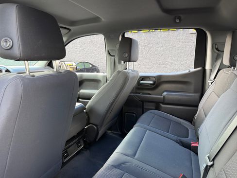 Used 2020 Chevrolet Silverado 1500 Custom w/ Custom Value Package image 16