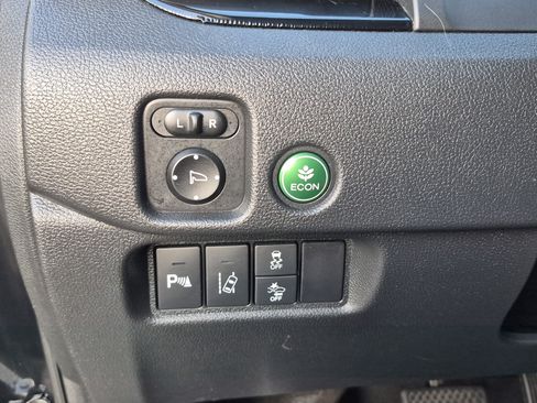 Used 2017 Honda Pilot Touring image 34