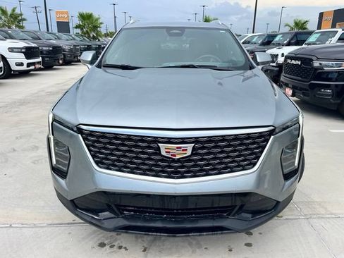 Used 2025 Cadillac XT4 Premium Luxury FWD image 2