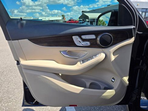 Used 2019 Mercedes-Benz GLC 300 image 22