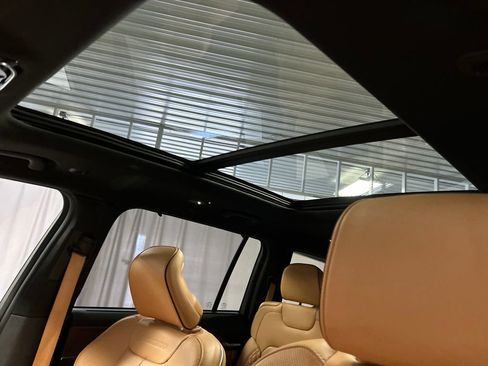 Used 2024 Jeep Grand Cherokee L Summit w/ Luxury Tech Group V image 23