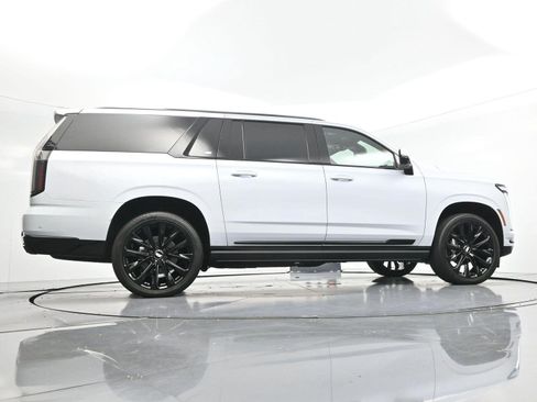 Certified 2026 Cadillac Escalade ESV Platinum Sport w/ LPO, ONYX Package AWD/4WD image 56
