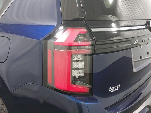 New 2025 Nissan Armada SL w/ Captain's Chari Seat Package image 38