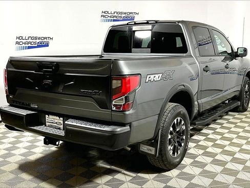 Used 2021 Nissan Titan PRO-4X w/ Pro-4x Convenience Package image 9