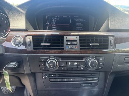 Used 2010 BMW 328i Convertible w/ Premium Pkg RWD image 18
