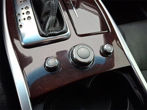 Used 2016 INFINITI Q70 3.7 image 25